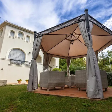 Holiday home Darko - With Parking Split